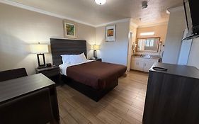 Holland Inn And Suites